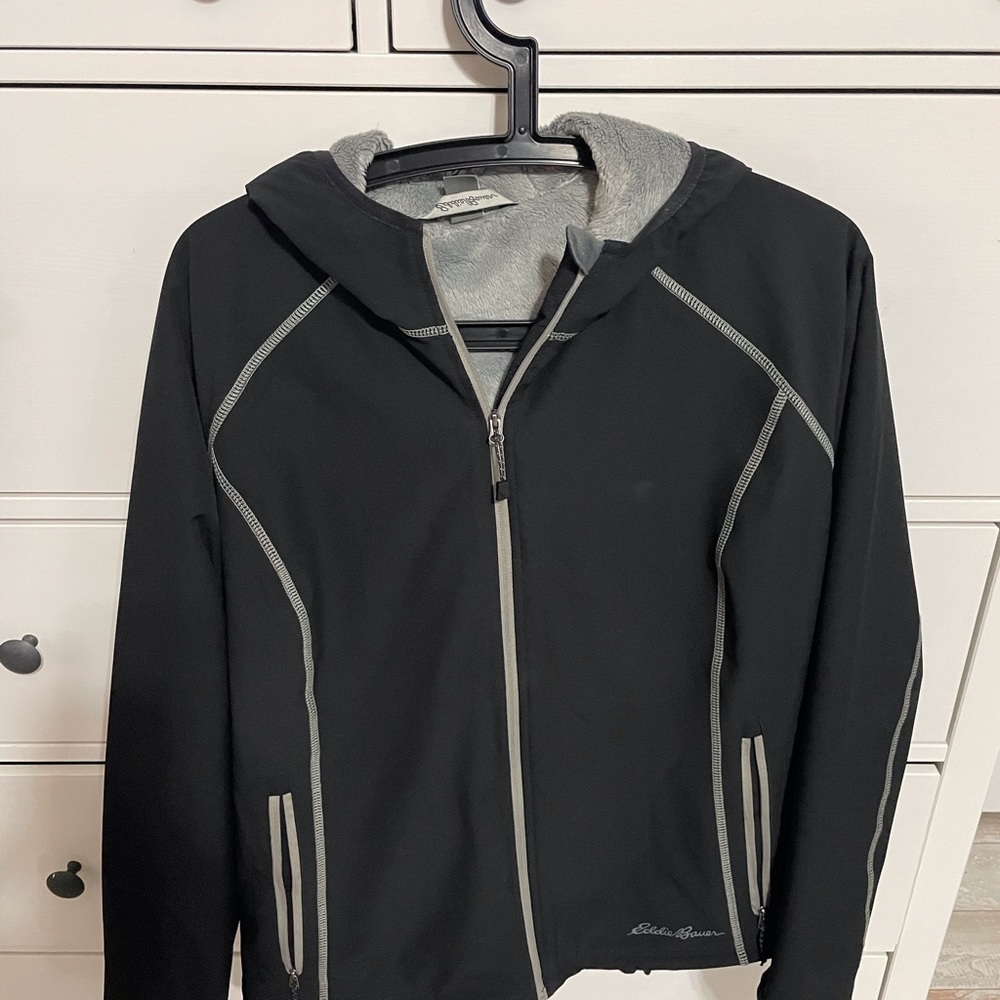 Winter sale! Eddie Bauer light weight warm jacket
